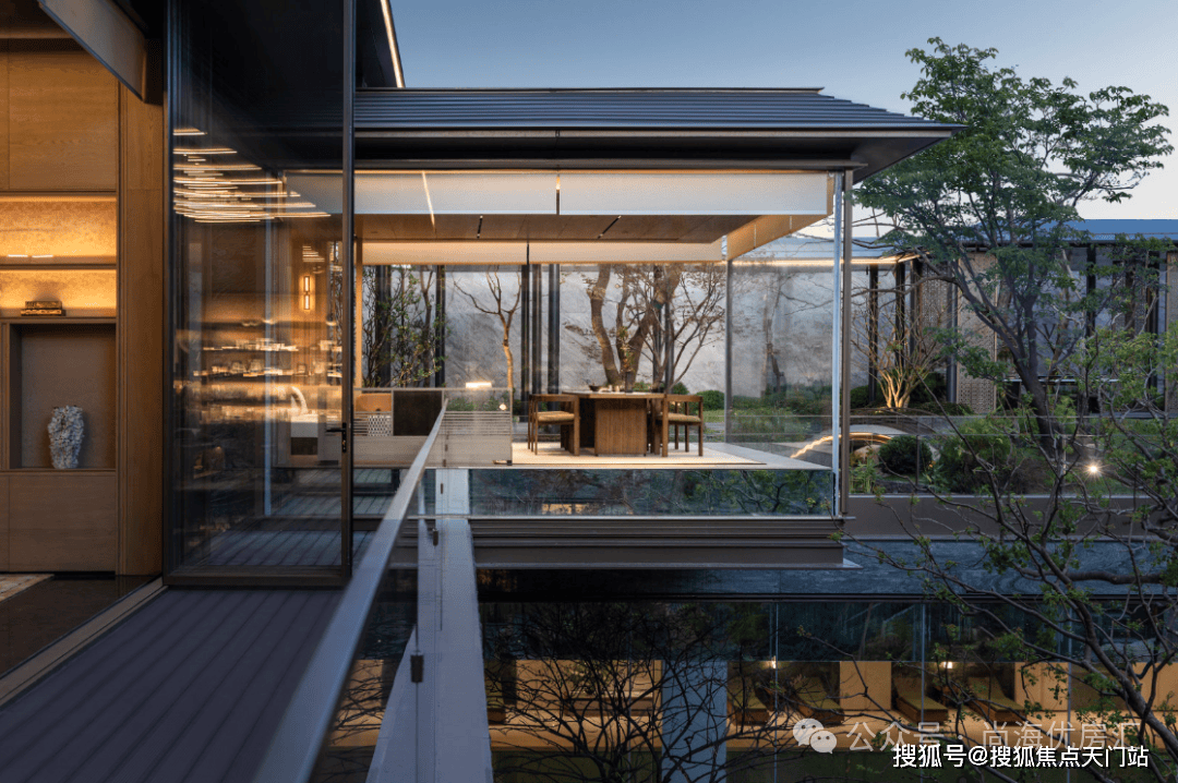 房仅剩少量在售高定配置 + 核芯区位抢占最后入场券!附线上预约通道!新葡京娱乐城18 亿热销印证!绿城・上海逸庐 120m² 奢装大三(图31) 房仅剩少量在售高定配置 + 核芯区位抢占最后入场券!附线上预约通道!新葡京娱乐城18 亿热销印证!绿城・上海逸庐 120m² 奢装大三(图31)